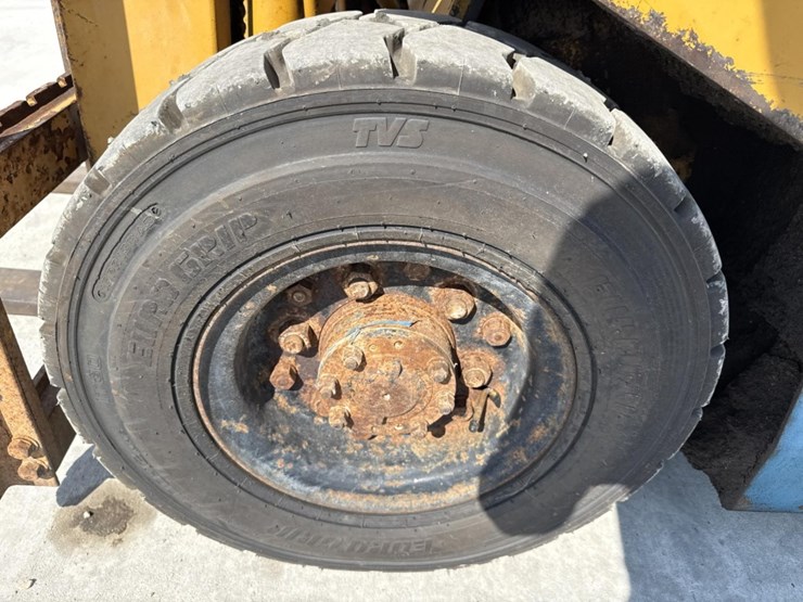 #5082-•-tcm-fvd25-forklift-image-27