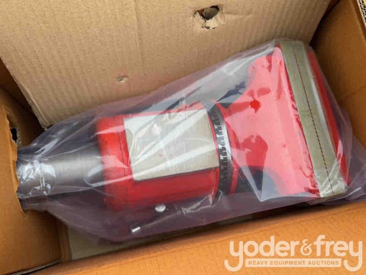 unused-8"-real-steal-multi-purpose-vise-image-1