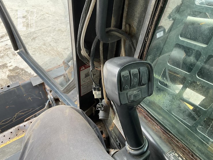 2003-new-holland-ls190-image-16