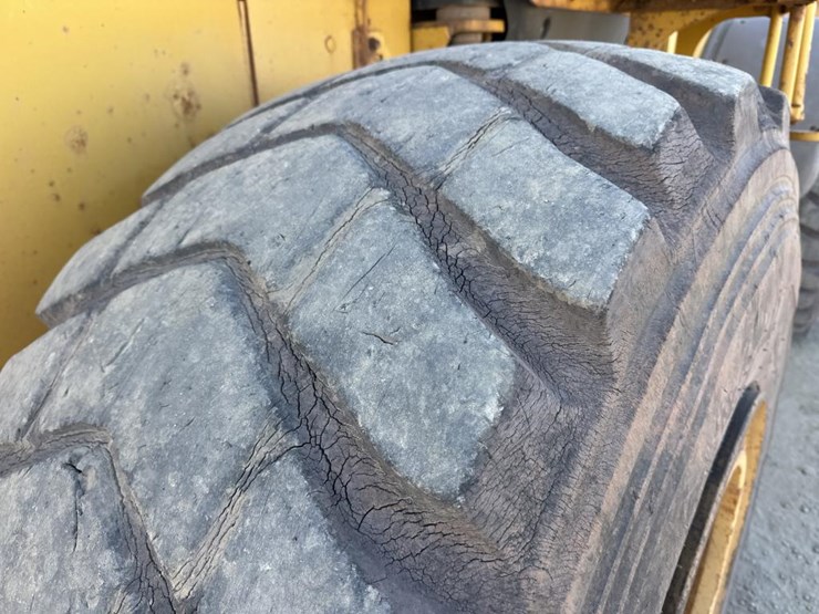 2006-deere-744j-image-43