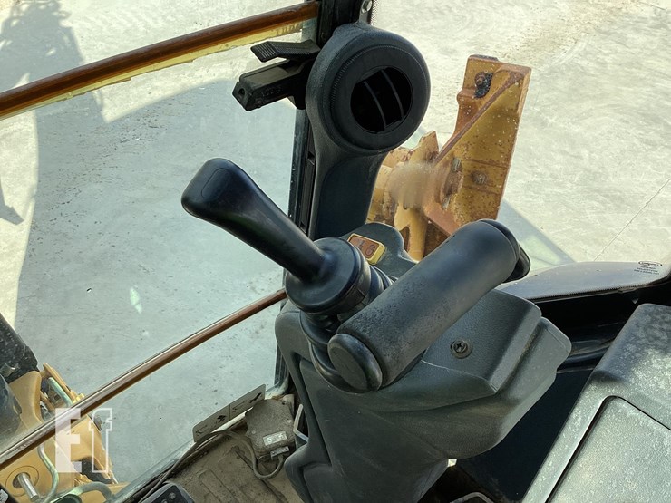 2015-deere-310k-image-17