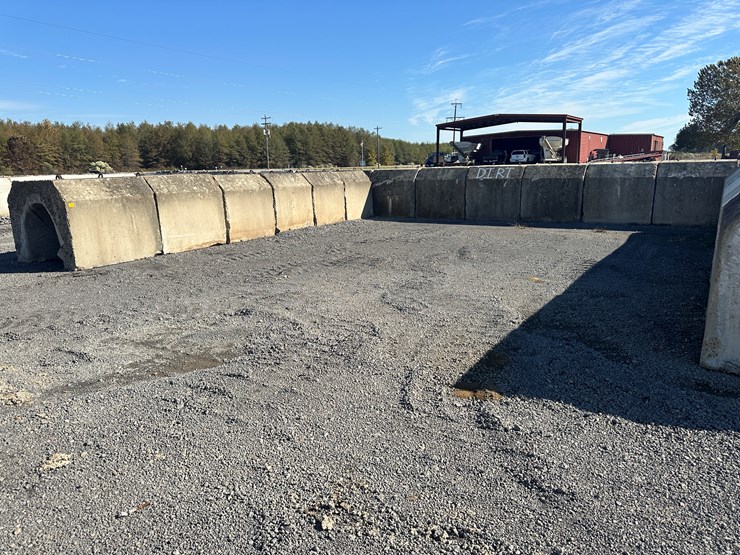 #32728-•-lot-of-(13)-~57"x80"-concrete-culvert-sectionss-image-2