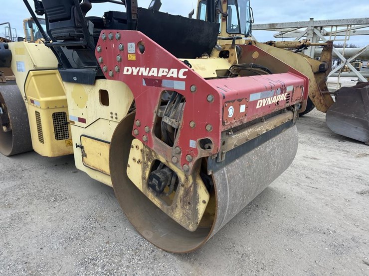 2009-dynapac-cc324-image-17