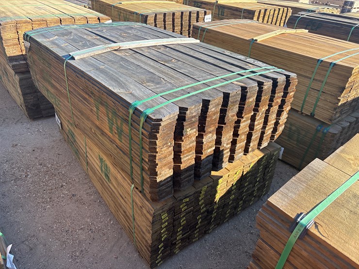 #5880-•-2-bundles-of-5/8in-x-6ft-de-fence-boards-image-1