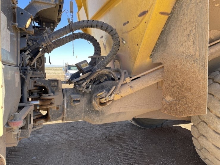 2021-komatsu-hm400-image-12