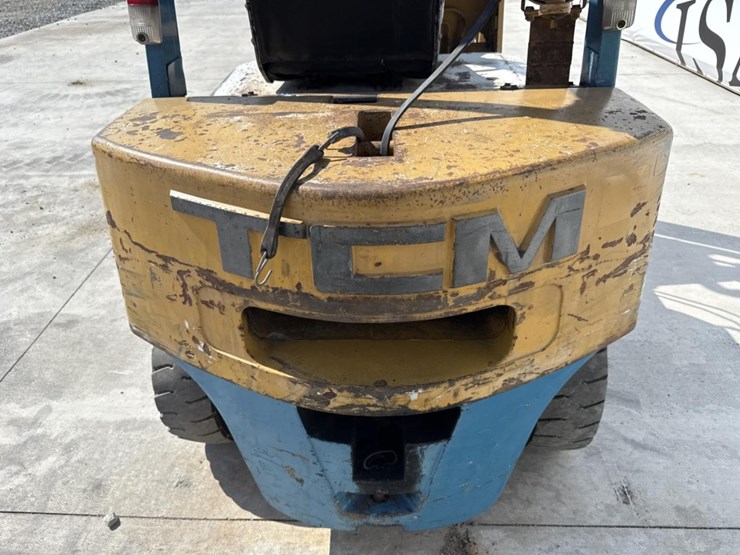 #5082-•-tcm-fvd25-forklift-image-15