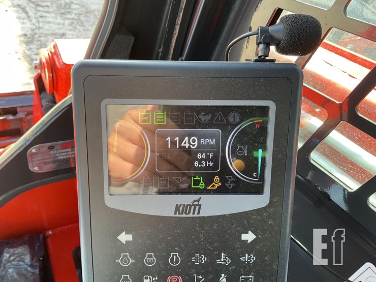 2025-kioti-tl750-image-21