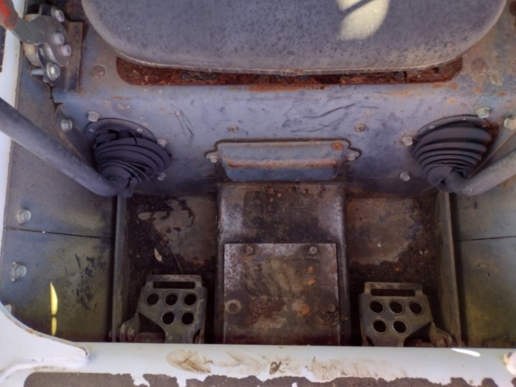 bobcat-s220-image-11