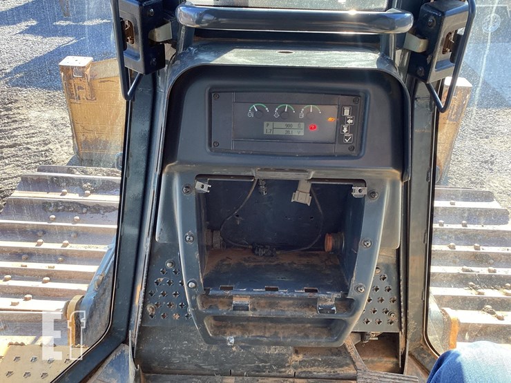 2014-deere-850k-wlt-image-19