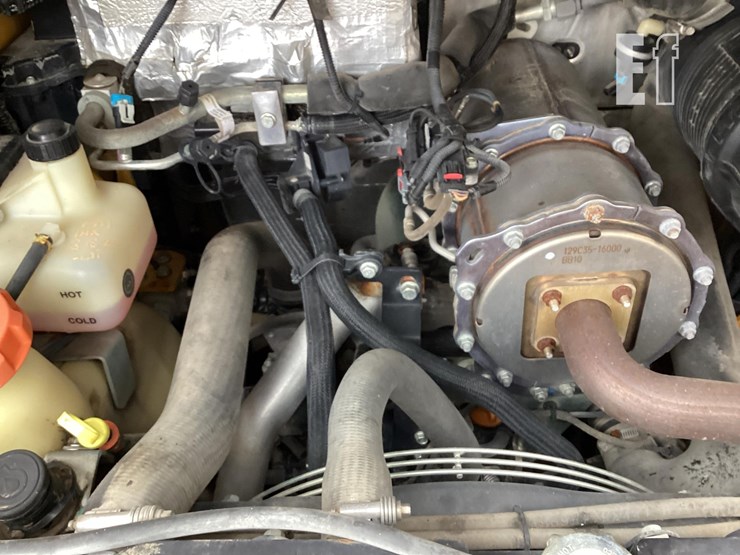 2020-deere-317g-image-13