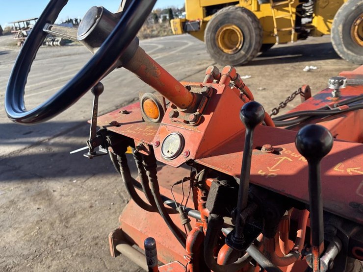 #3808-•-72"-ride-on-power-broom-image-27