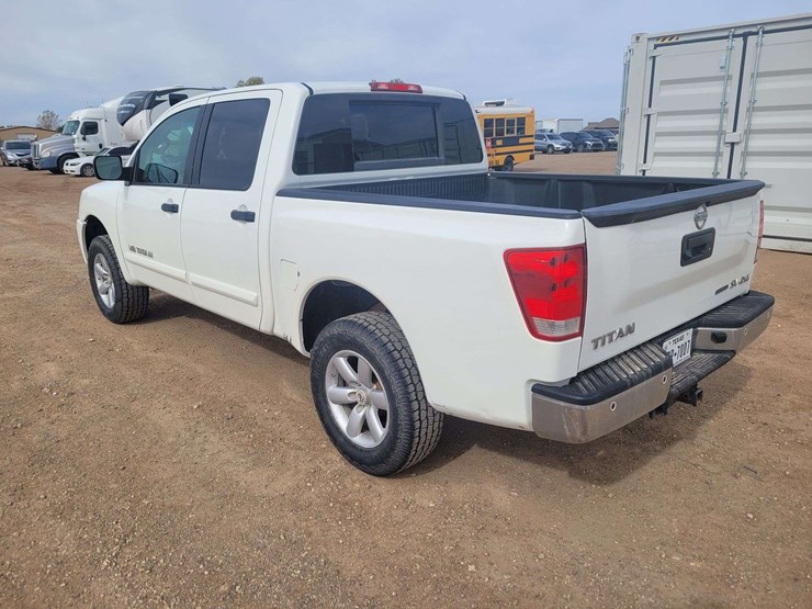 2013-nissan-titan-image-5