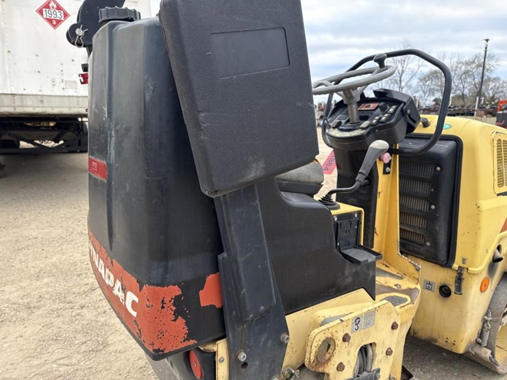 2009-dynapac-cc900-image-24