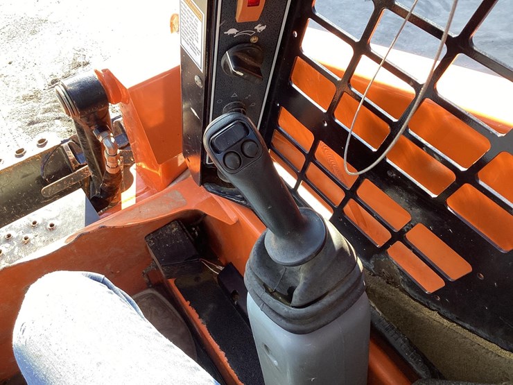 2021-gehl-rt105-image-17