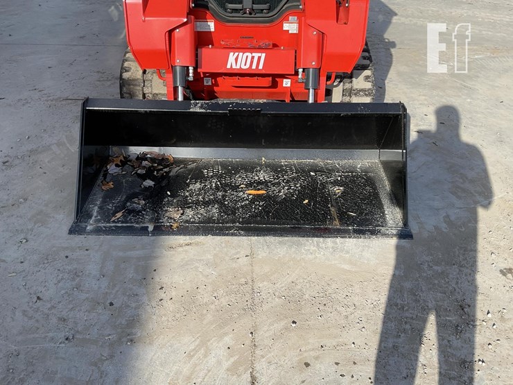 2025-kioti-tl750-image-9