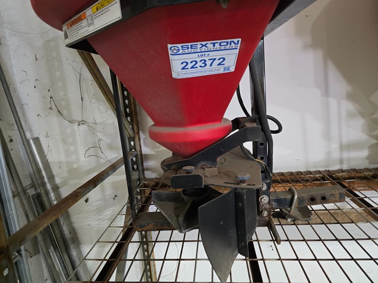 #22372-•-western-2500-tailgate-spreader-image-2