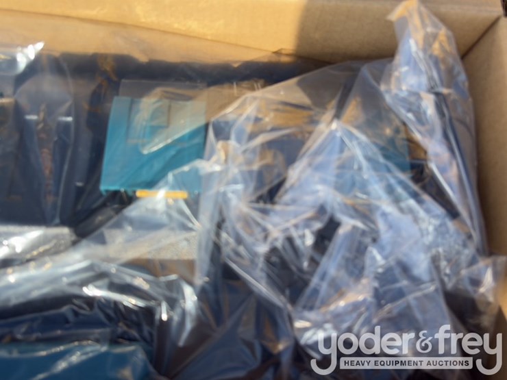 makita-18-volt-4-bank-charger-image-7