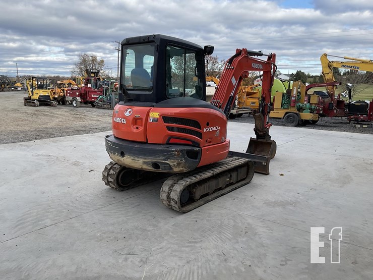 2019-kubota-kx040-4-image-4