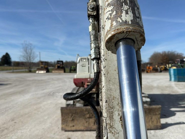 takeuchi-tb145-image-19