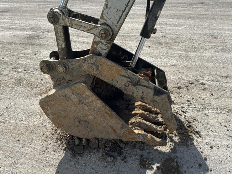 takeuchi-tb145-image-11