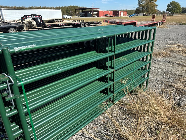 #32801-•-lot-of-(25)-corral-panels-image-6