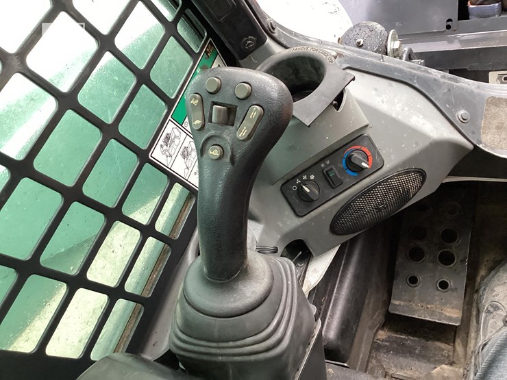 2023-bobcat-t770-image-14