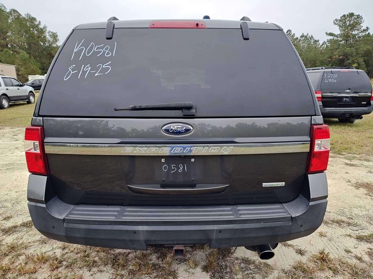 2016-ford-expedition-image-39