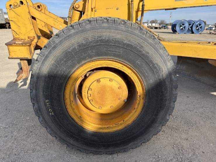 1989-john-deere-6-image-47