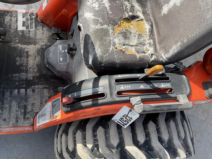 2006-kubota-b7510-image-12