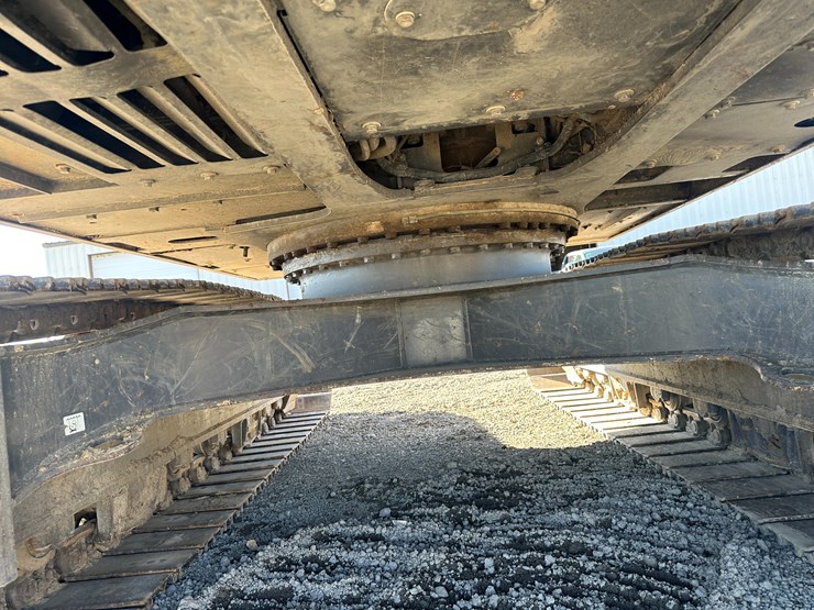 #32825-•-volvo-ec200e-crawler-excavator-image-27