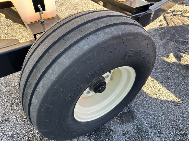 #32832-•-adams-500gal-water-trailer-image-9