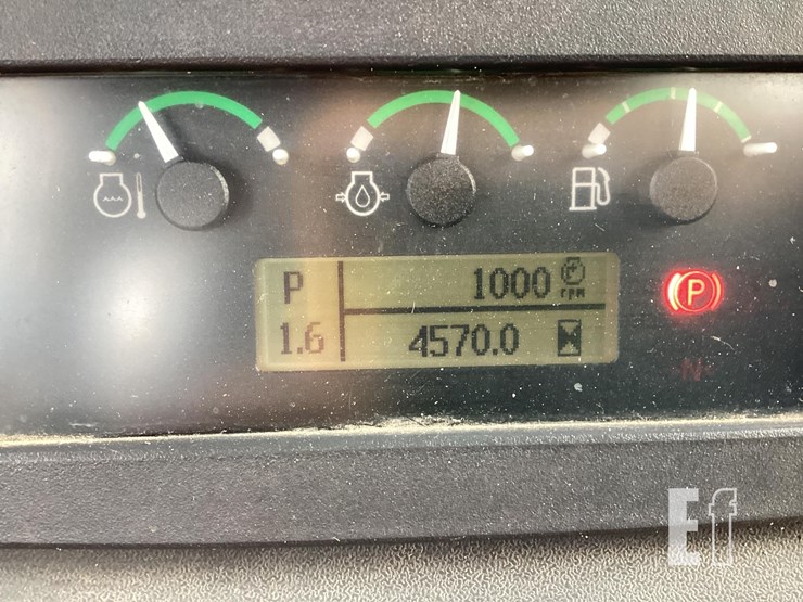 2017-deere-650k-lgp-image-20