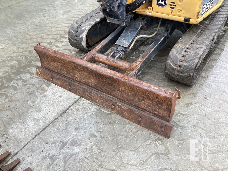 2015-deere-35g-image-11