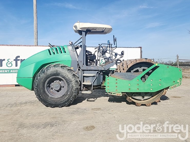 2014-hamm-h11i-image-6