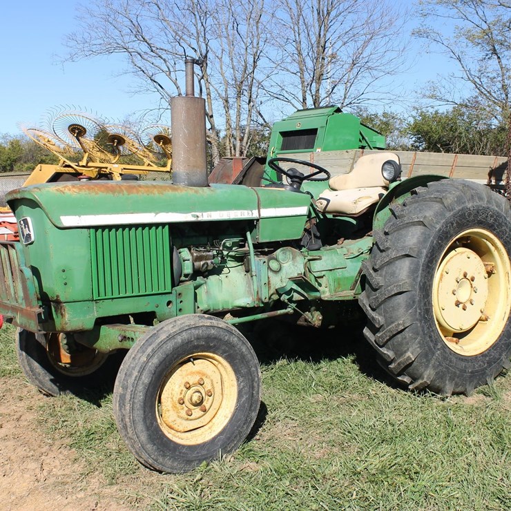 JOHN DEERE 830