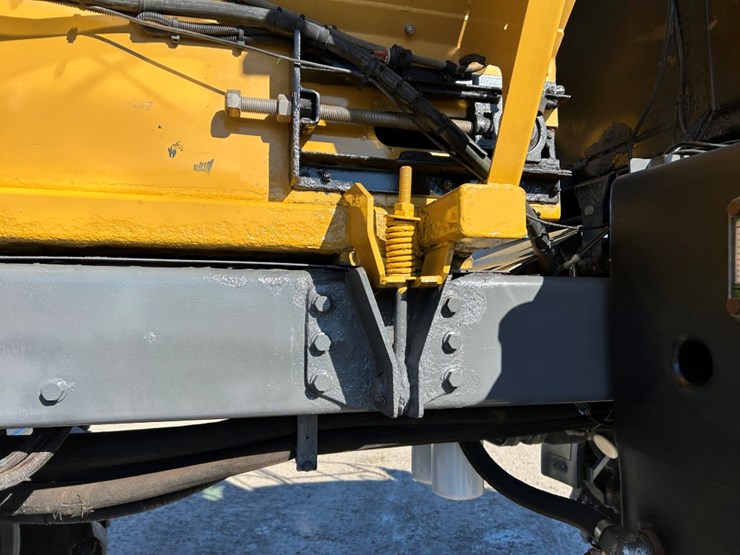 2016-ag-chem-rg1100b-image-76