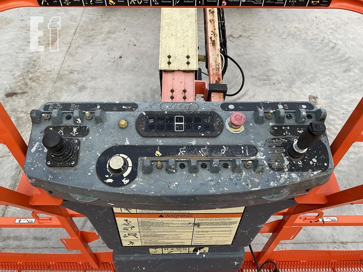 2008-jlg-600s-image-11