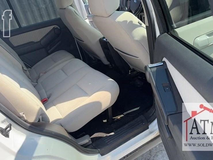 2008-ford-explorer-xlt-image-12