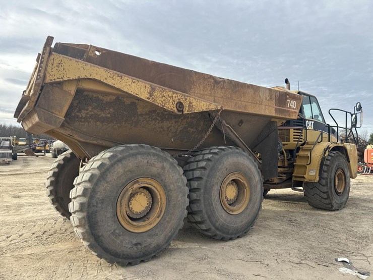 2005-caterpillar-740-image-5