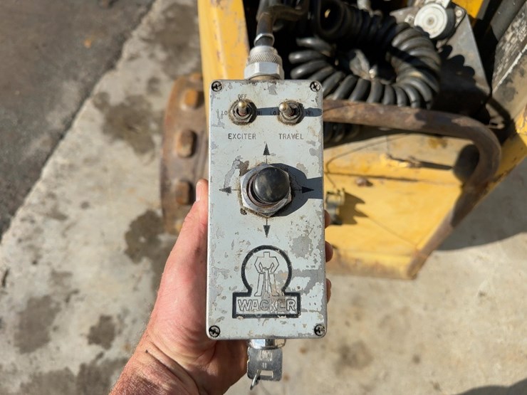 wacker-neuson-articulated-vibratory-trench-compactor-image-15