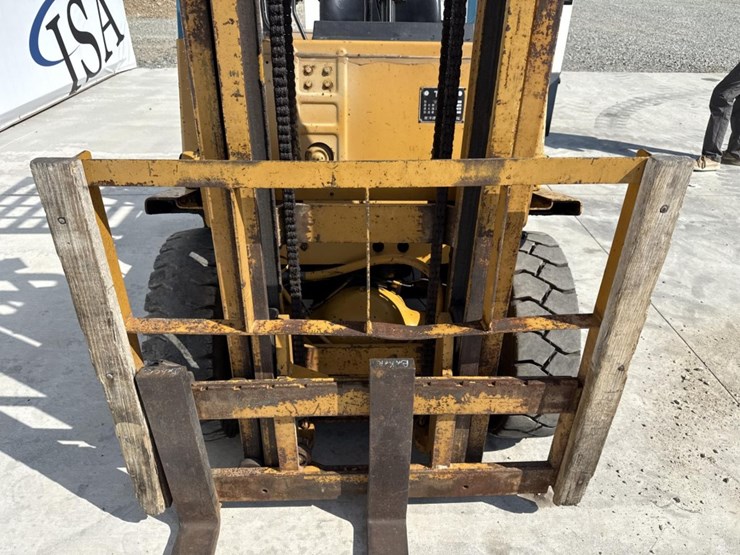 #5082-•-tcm-fvd25-forklift-image-10