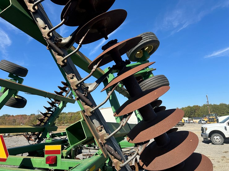 john-deere-637-image-15