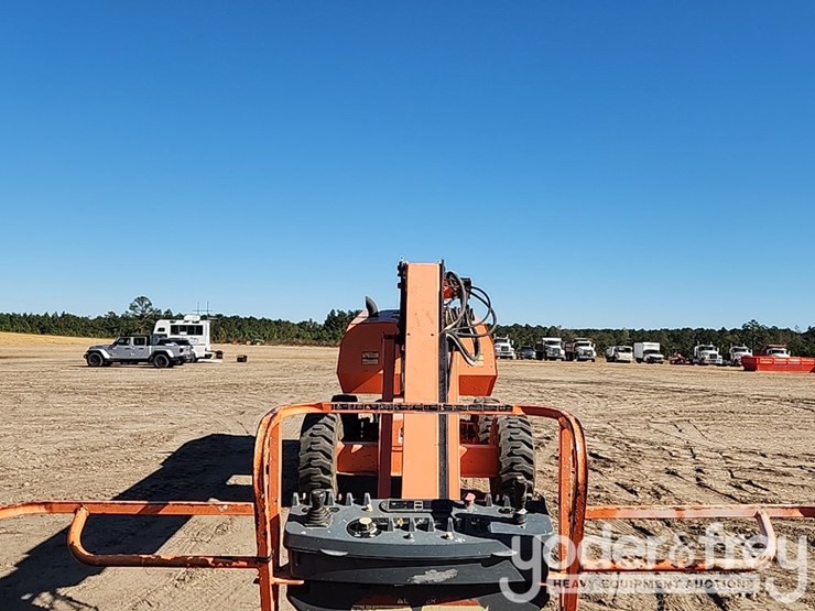 2008-jlg-660sj-image-25