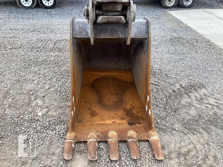 2019-deere-245g-lc-image-10