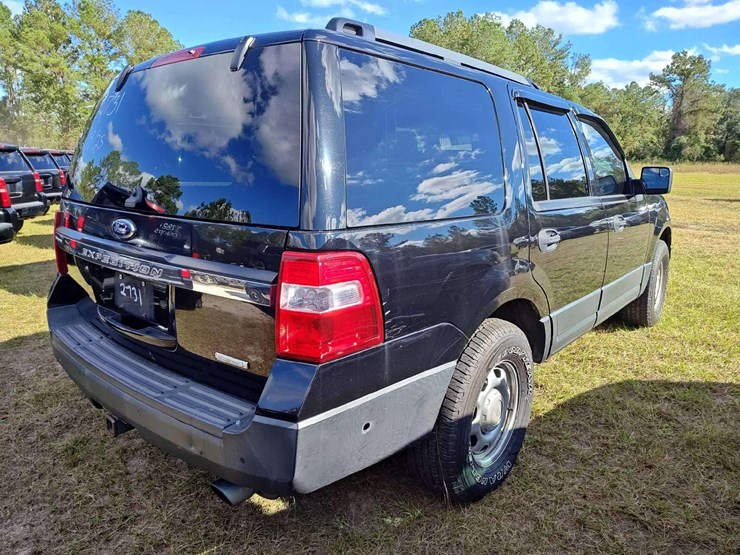 2016-ford-expedition-image-3