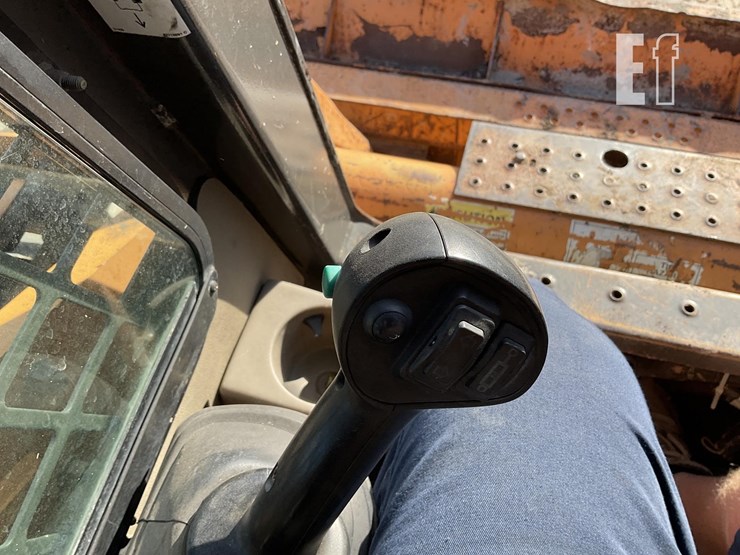 2010-case-450-image-19