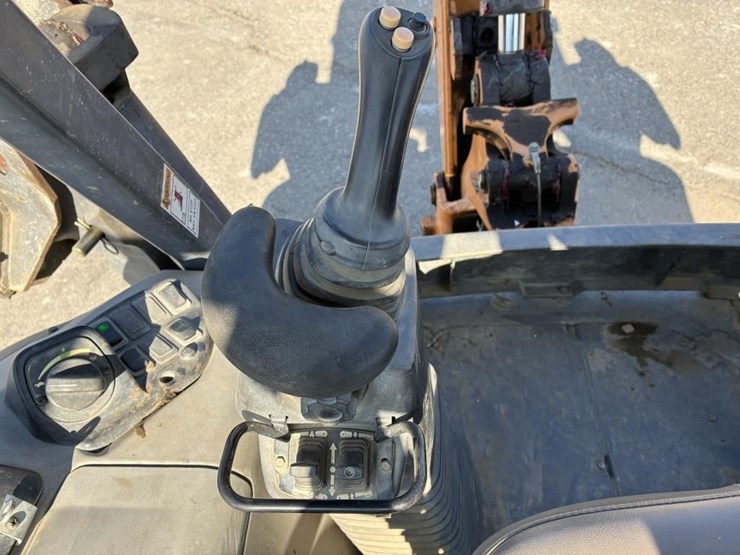 2018-case-580sn-image-28