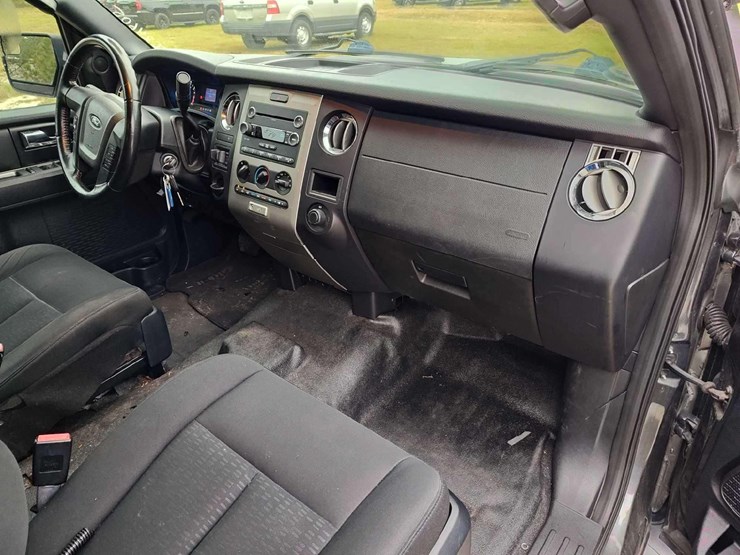 2016-ford-expedition-image-27