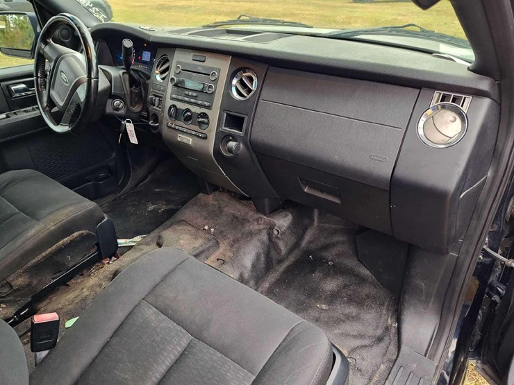 2016-ford-expedition-image-26