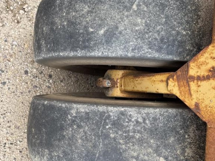 #1909-•-southwest-sr13-towable-compactor-image-22